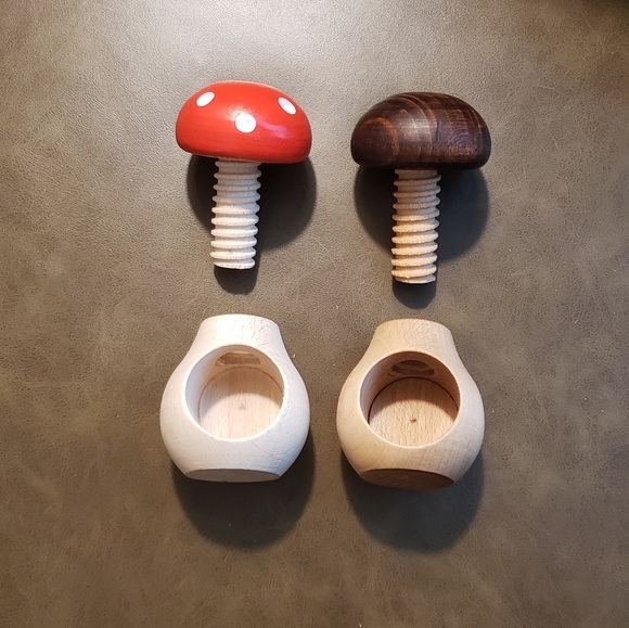 x2 NWT Handmade Wooden Mushroom Nutcrackers Made in EuropeRed Polka Brown Tan - Picture 13 of 16